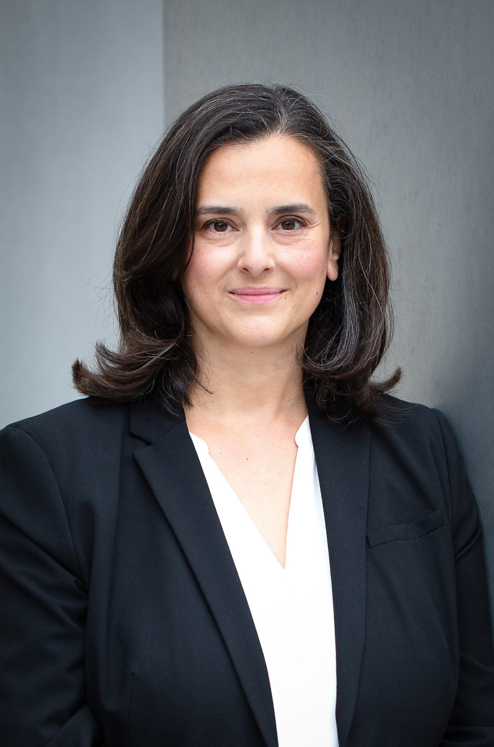 Business-Portrait Frau in der Stadt