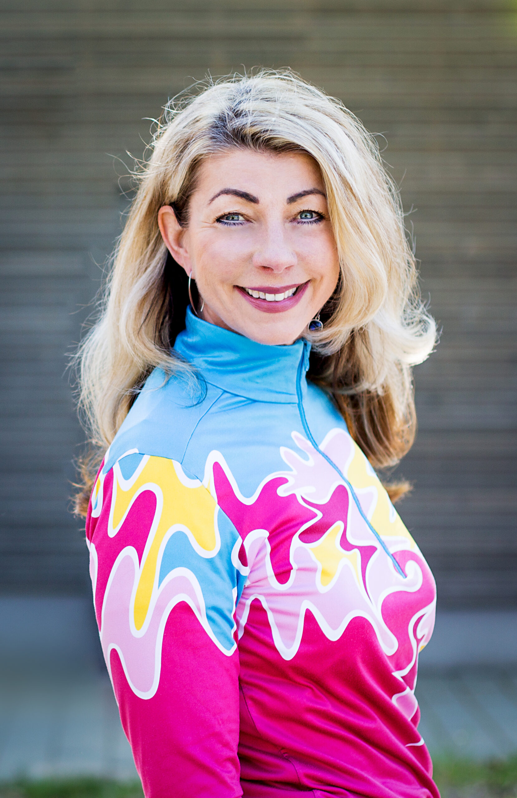 sportliches Frauenportrait outdoor